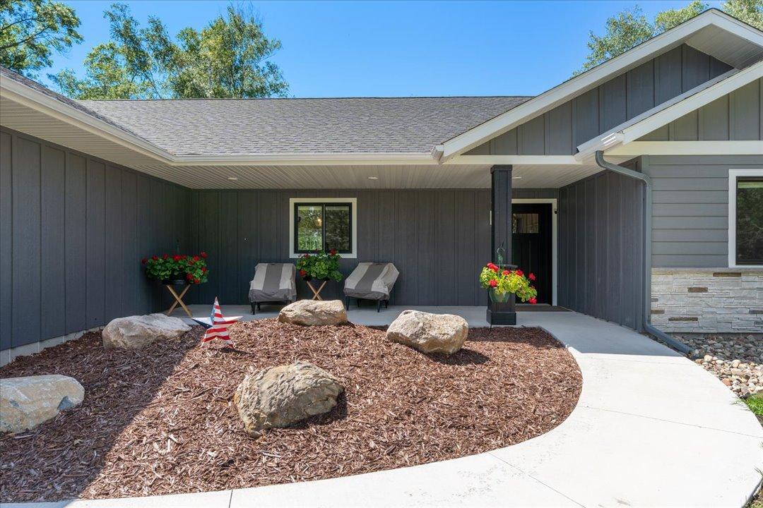 2024 single family home for sale at 29887 Suffolk Drive in Pequot Lakes, MN — 3 bed, 2 bath (photo 5 of 31)