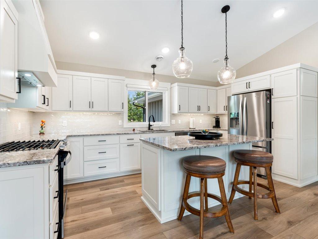 2024 single family home for sale at 29887 Suffolk Drive in Pequot Lakes, MN — 3 bed, 2 bath (photo 5 of 61)