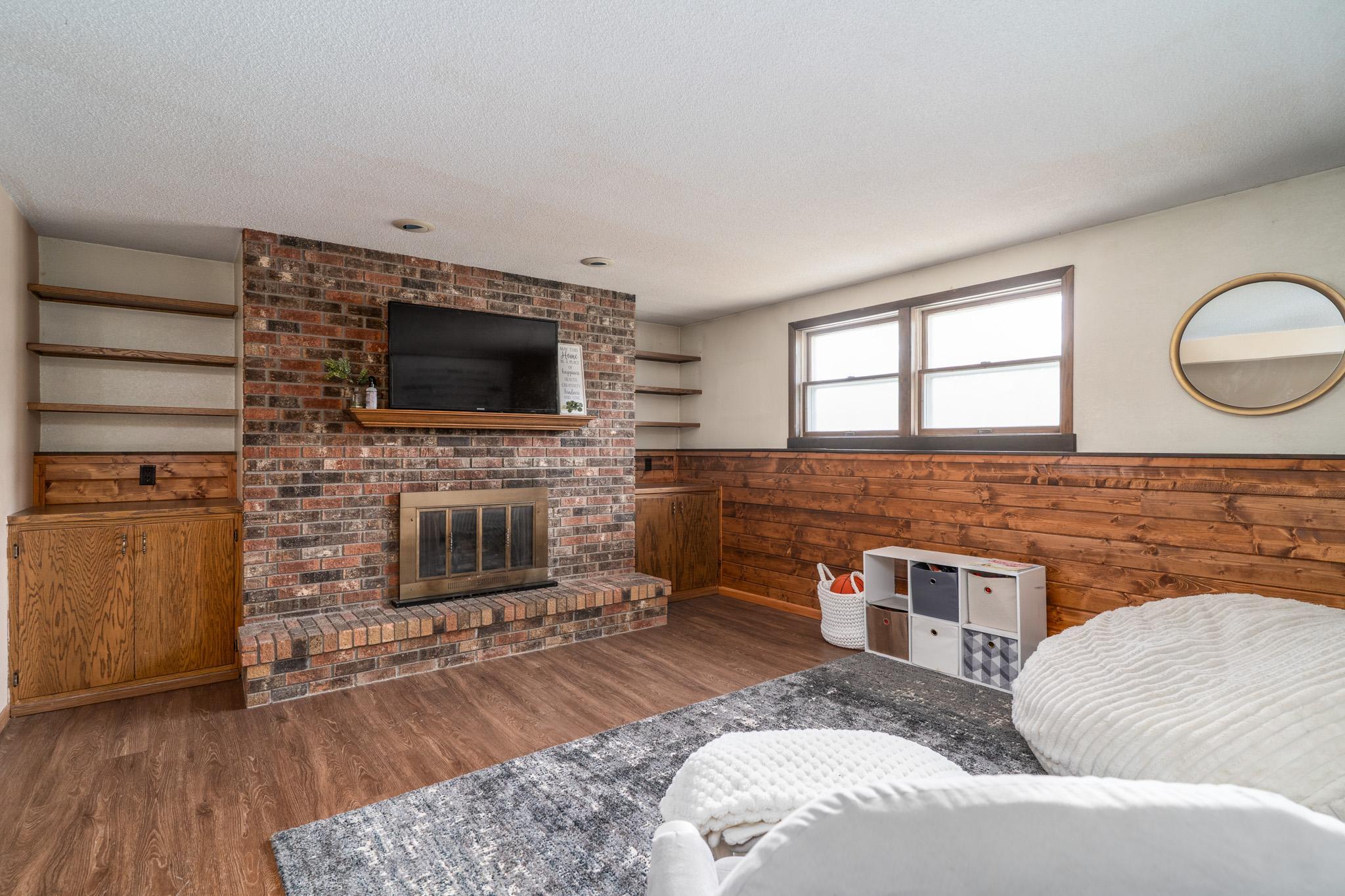 1977 single family home for sale at 511 4th Avenue NE in Crookston, MN — 4 bed, 2 bath (photo 14 of 35)