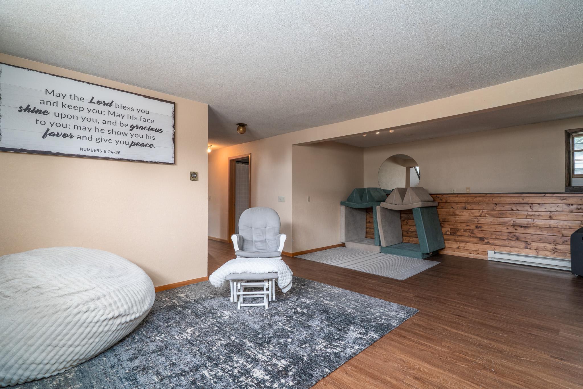 1977 single family home for sale at 511 4th Avenue NE in Crookston, MN — 4 bed, 2 bath (photo 15 of 35)