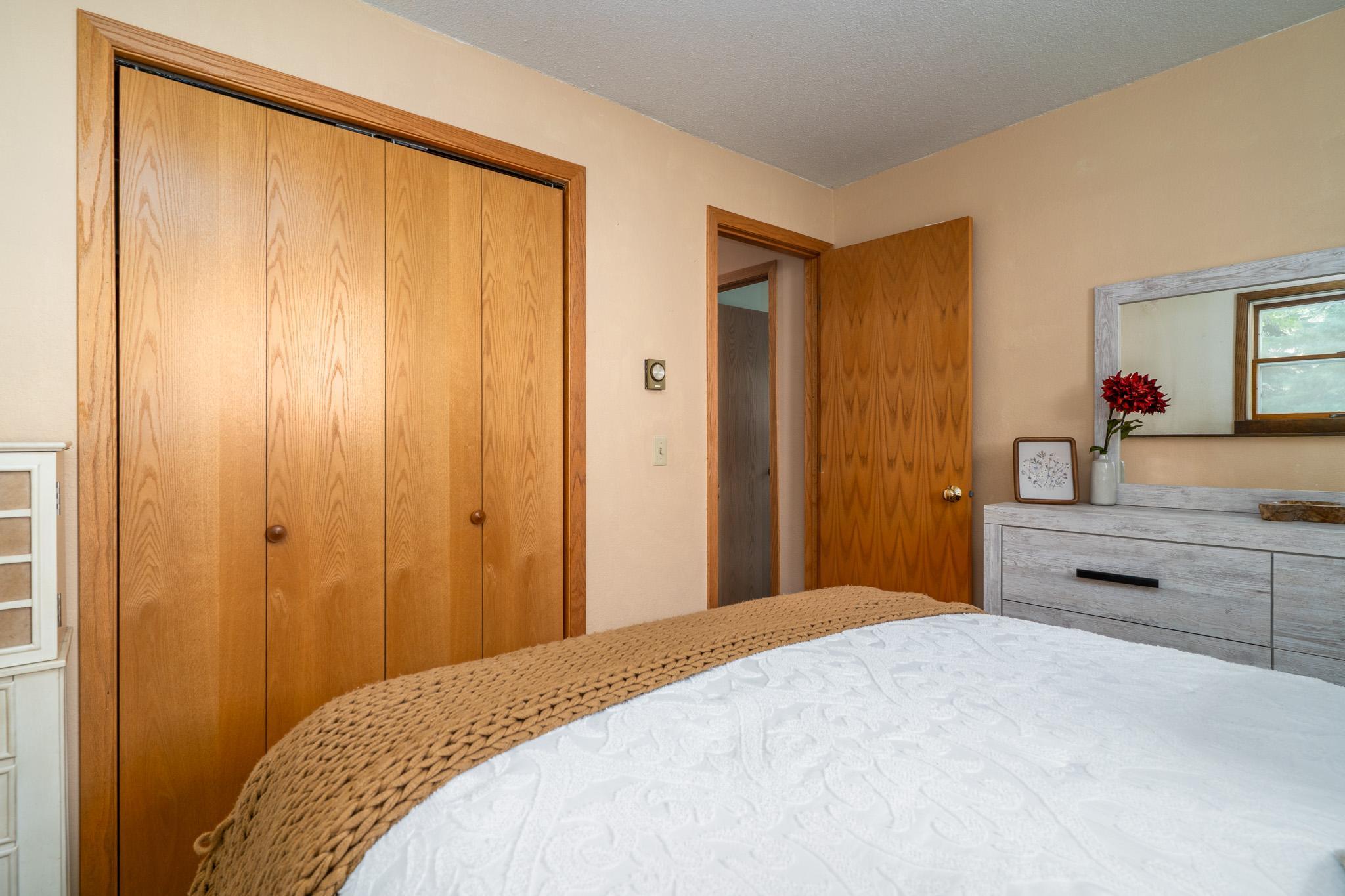 1977 single family home for sale at 511 4th Avenue NE in Crookston, MN — 4 bed, 2 bath (photo 20 of 35)