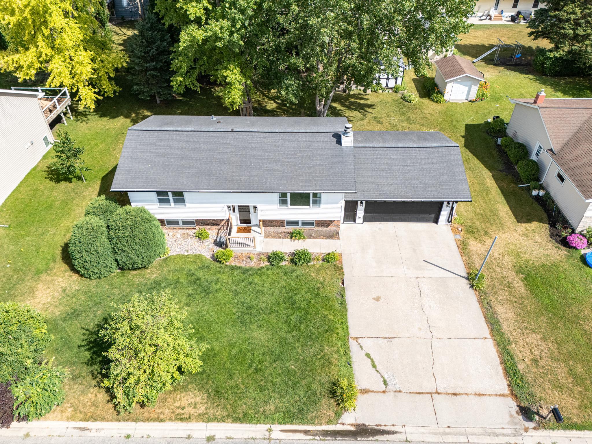 1977 single family home for sale at 511 4th Avenue NE in Crookston, MN — 4 bed, 2 bath (photo 25 of 35)