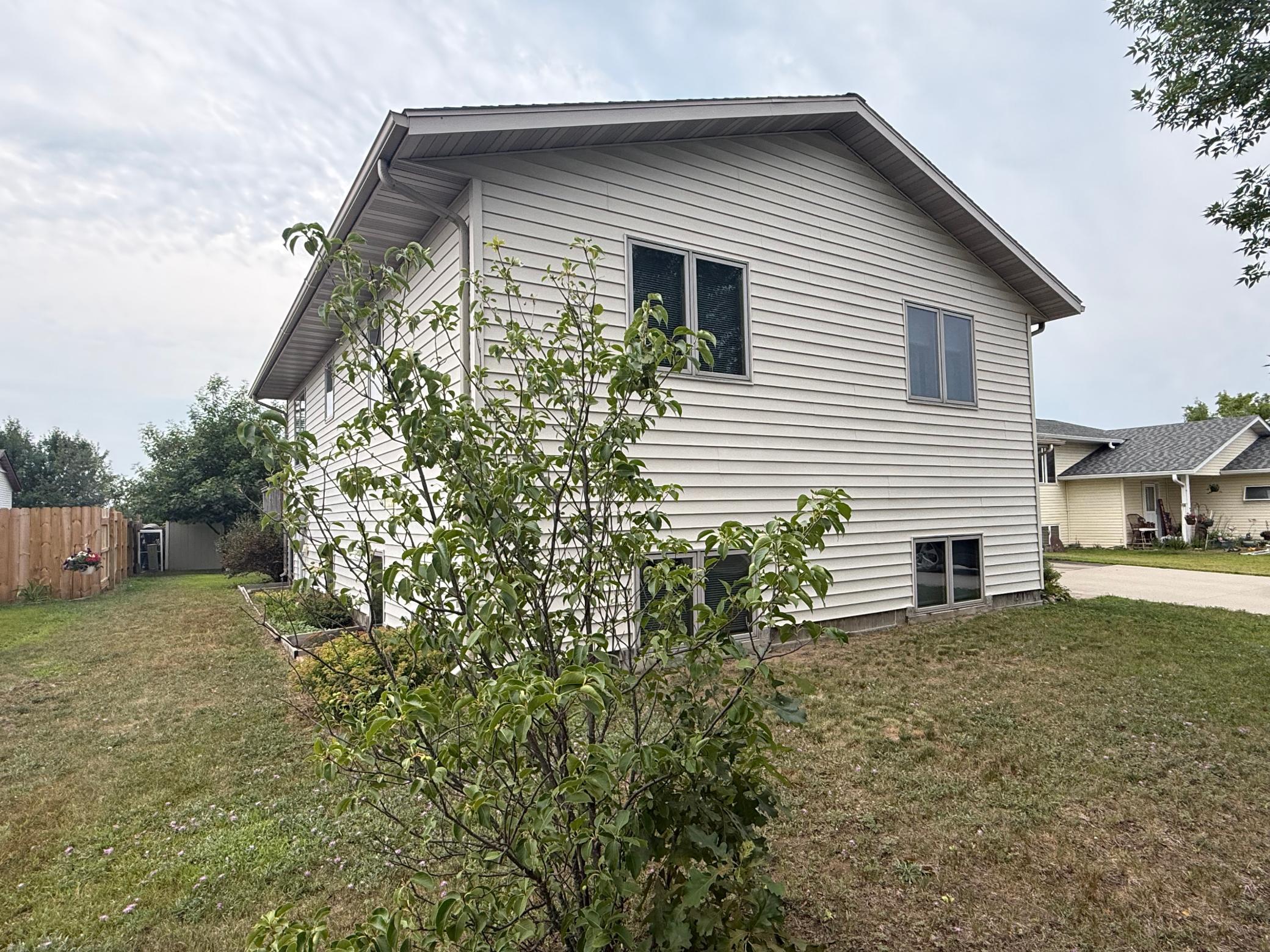 215 Gould Avenue NE, Bemidji MN 56601 - Photo 2 of 30