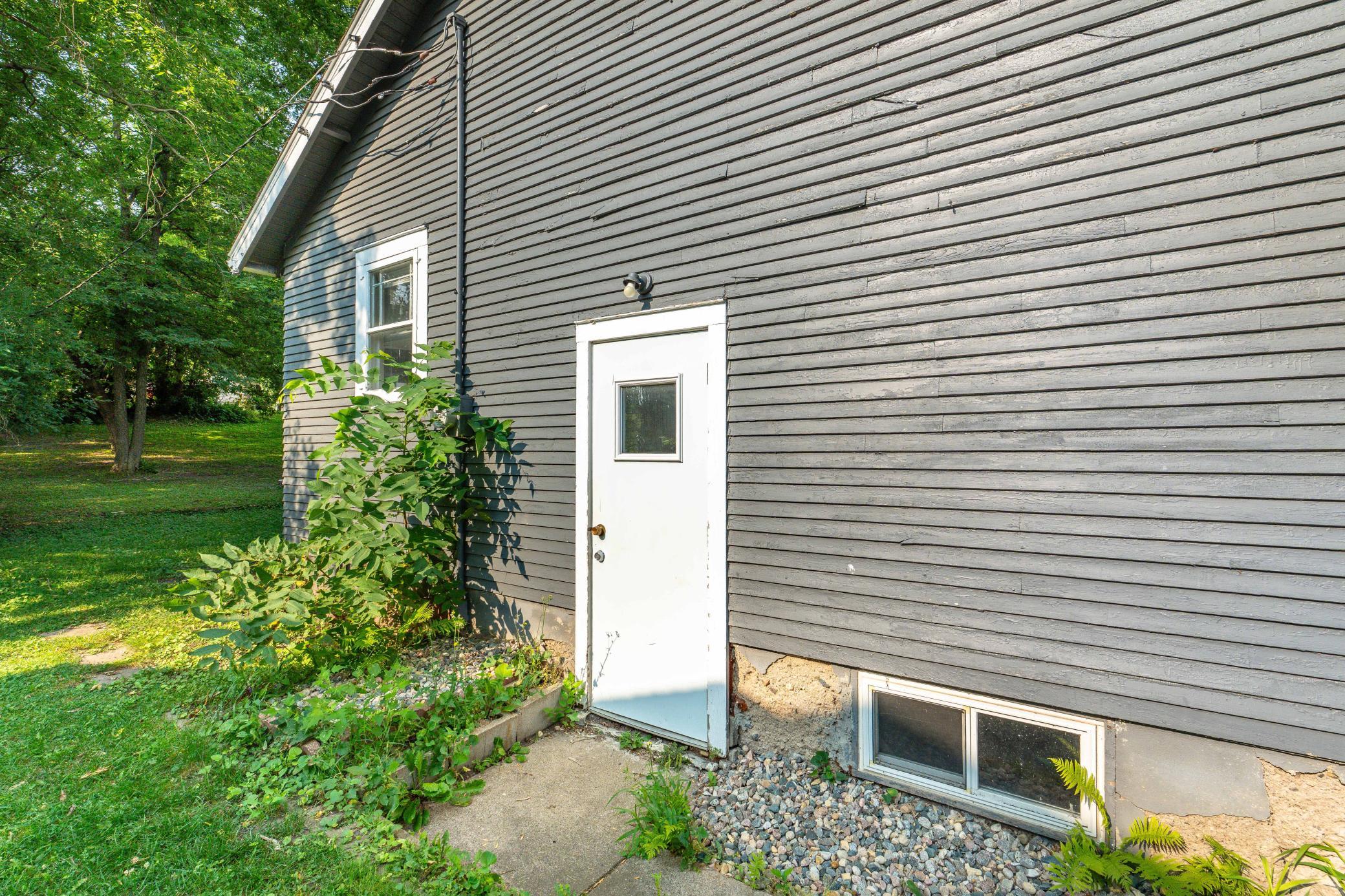 1927 single family home for sale at 211 W Channing Avenue in Fergus Falls, MN — 1 bed, 1 bath (photo 7 of 27)