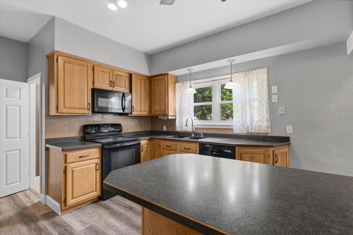 413 8th Street N, Breckenridge MN 56520 - Photo 7 of 103