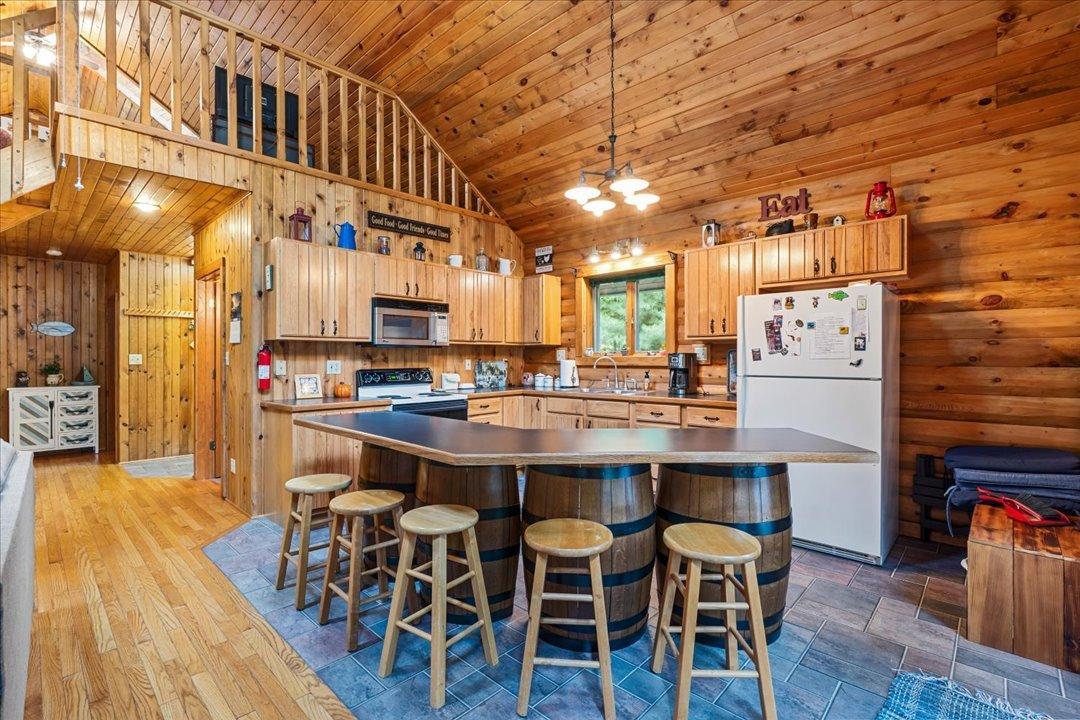 1998 single family home for sale at 940 Central Avenue N in Laporte, MN — 3 bed, 1 bath (photo 11 of 43)