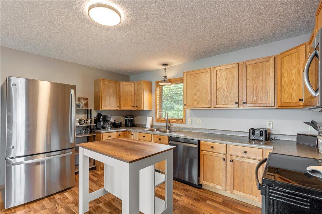 1997 single family home for sale at 33025 County Road 39 in Breezy Point, MN — 2 bed, 1 bath (photo 13 of 28)