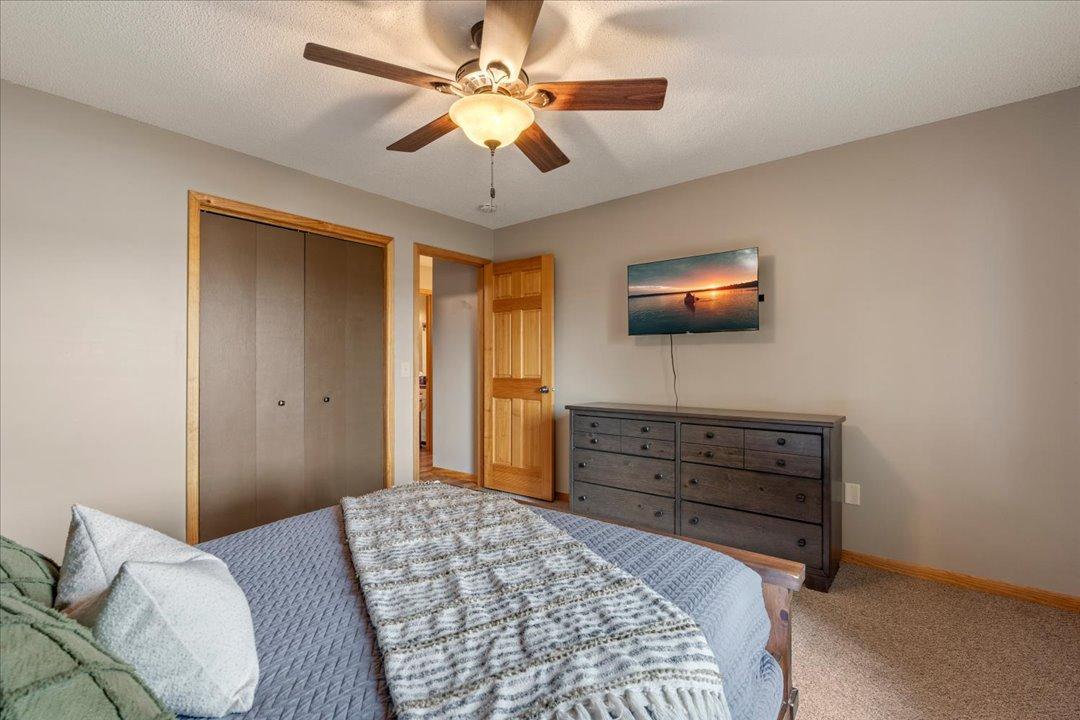 1997 single family home for sale at 33025 County Road 39 in Breezy Point, MN — 2 bed, 1 bath (photo 16 of 28)