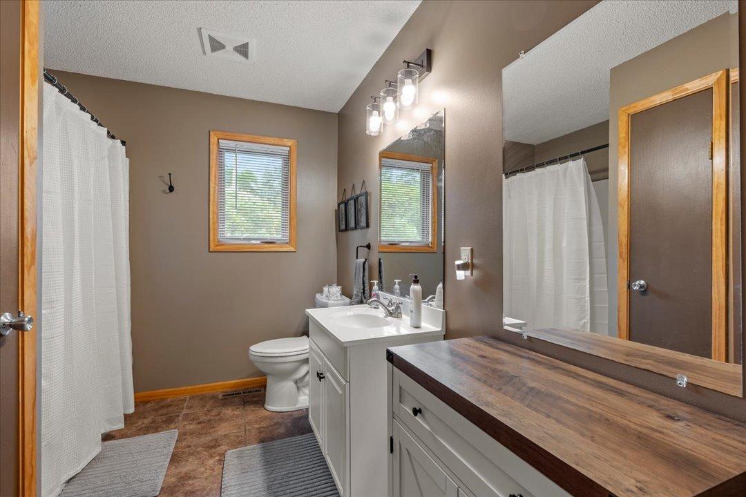 1997 single family home for sale at 33025 County Road 39 in Breezy Point, MN — 2 bed, 1 bath (photo 17 of 28)