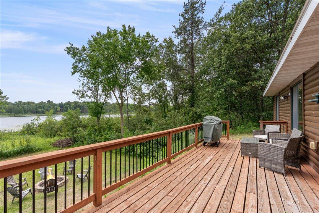 1997 single family home for sale at 33025 County Road 39 in Breezy Point, MN — 2 bed, 1 bath (photo 18 of 28)
