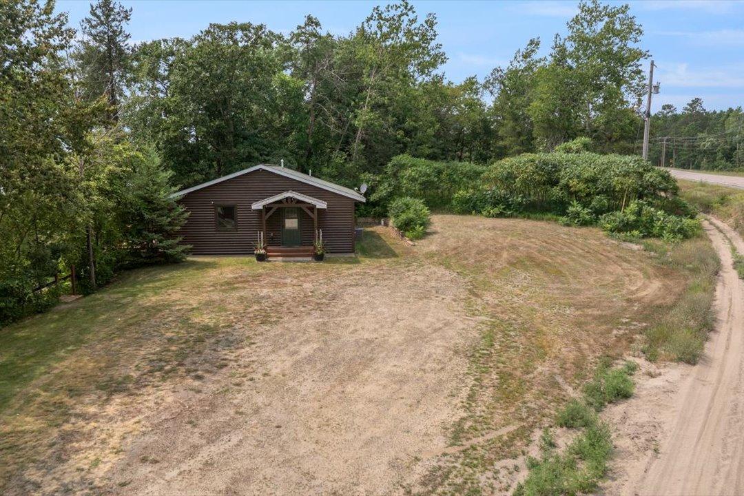 1997 single family home for sale at 33025 County Road 39 in Breezy Point, MN — 2 bed, 1 bath (photo 24 of 28)