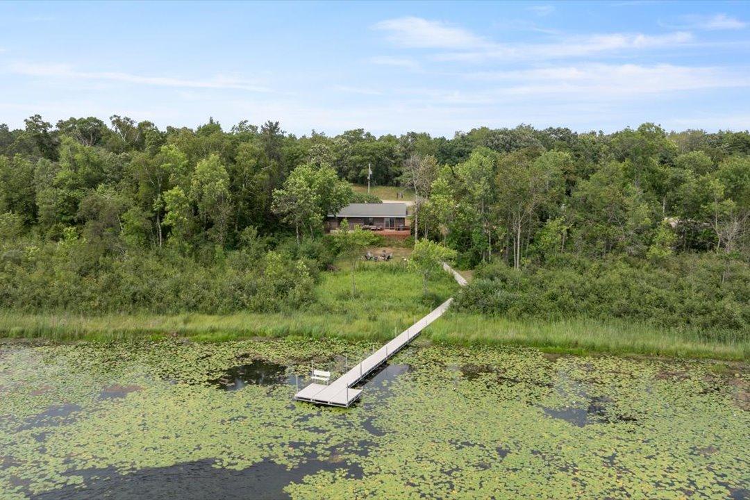 1997 single family home for sale at 33025 County Road 39 in Breezy Point, MN — 2 bed, 1 bath (photo 5 of 28)