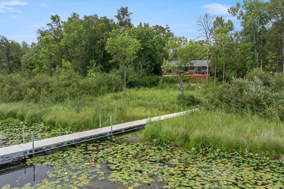 1997 single family home for sale at 33025 County Road 39 in Breezy Point, MN — 2 bed, 1 bath (photo 6 of 28)