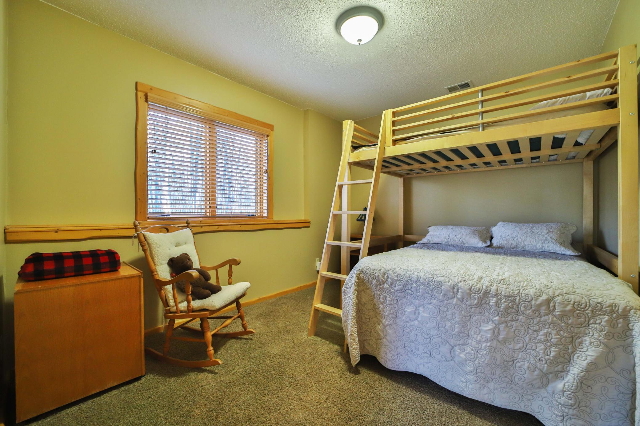 2004 single family home for sale at 29107 Voyagers Pass in Pequot Lakes, MN — 3 bed, 3 bath (photo 24 of 65)
