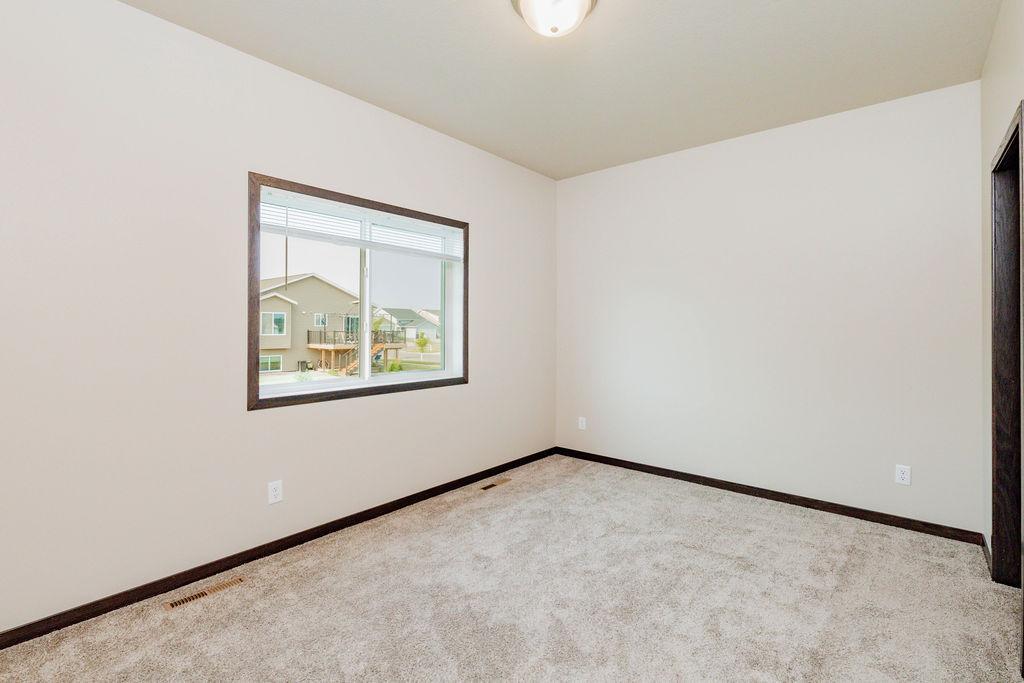 3062 39th Avenue S, Moorhead MN 56560 - Photo 13 of 31