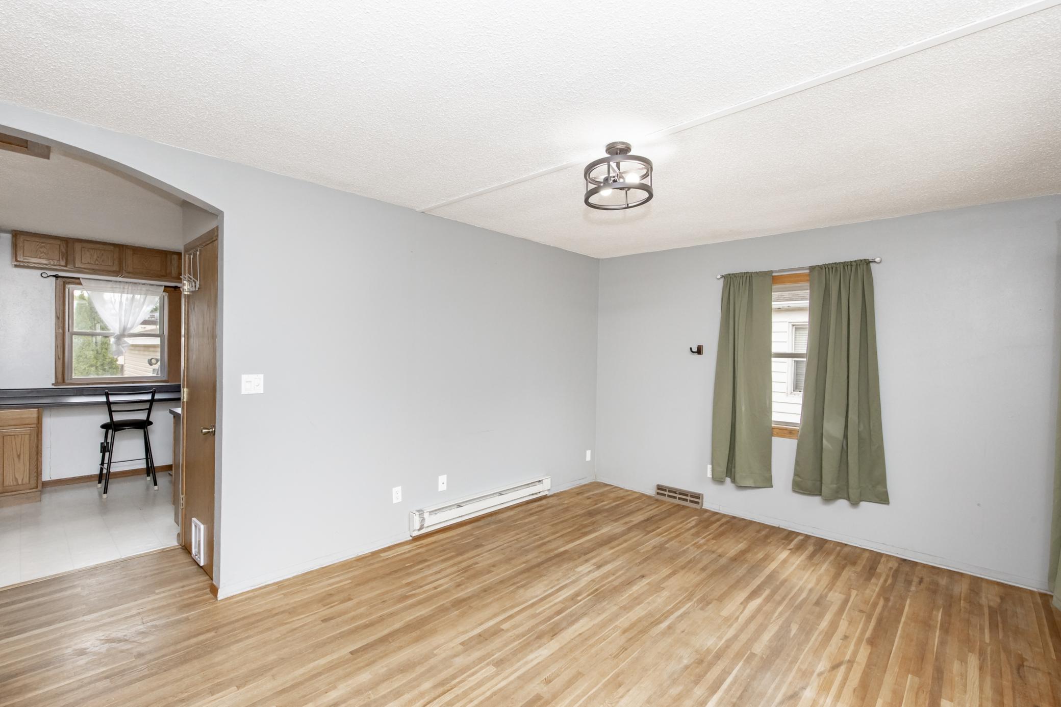 1542 13 1/2 Street S, Fargo ND 58103 - Photo 2 of 47