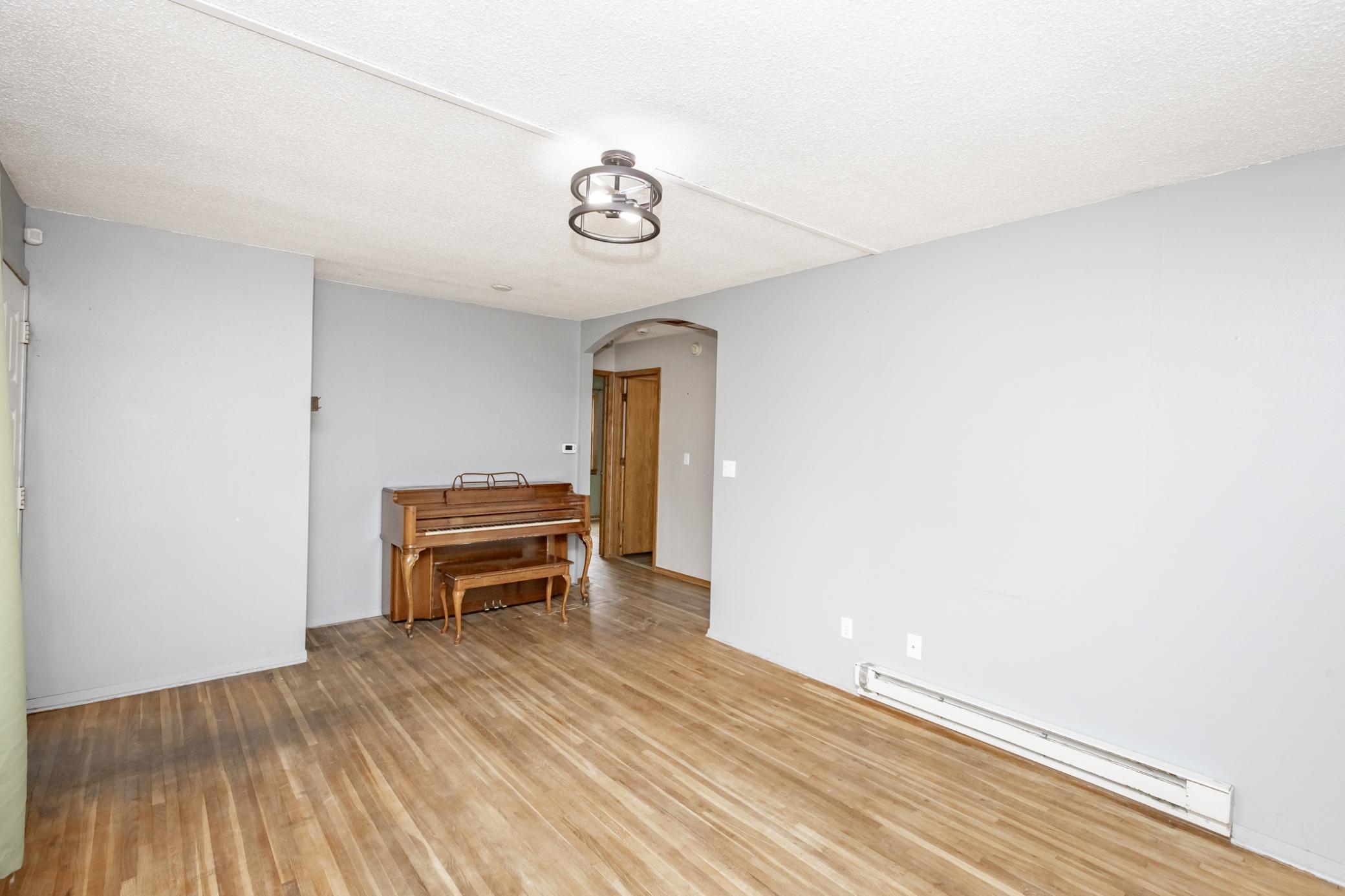 1542 13 1/2 Street S, Fargo ND 58103 - Photo 4 of 47