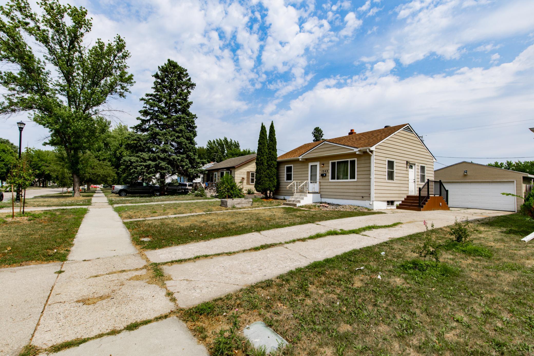 1542 13 1/2 Street S, Fargo ND 58103 - Photo 43 of 47