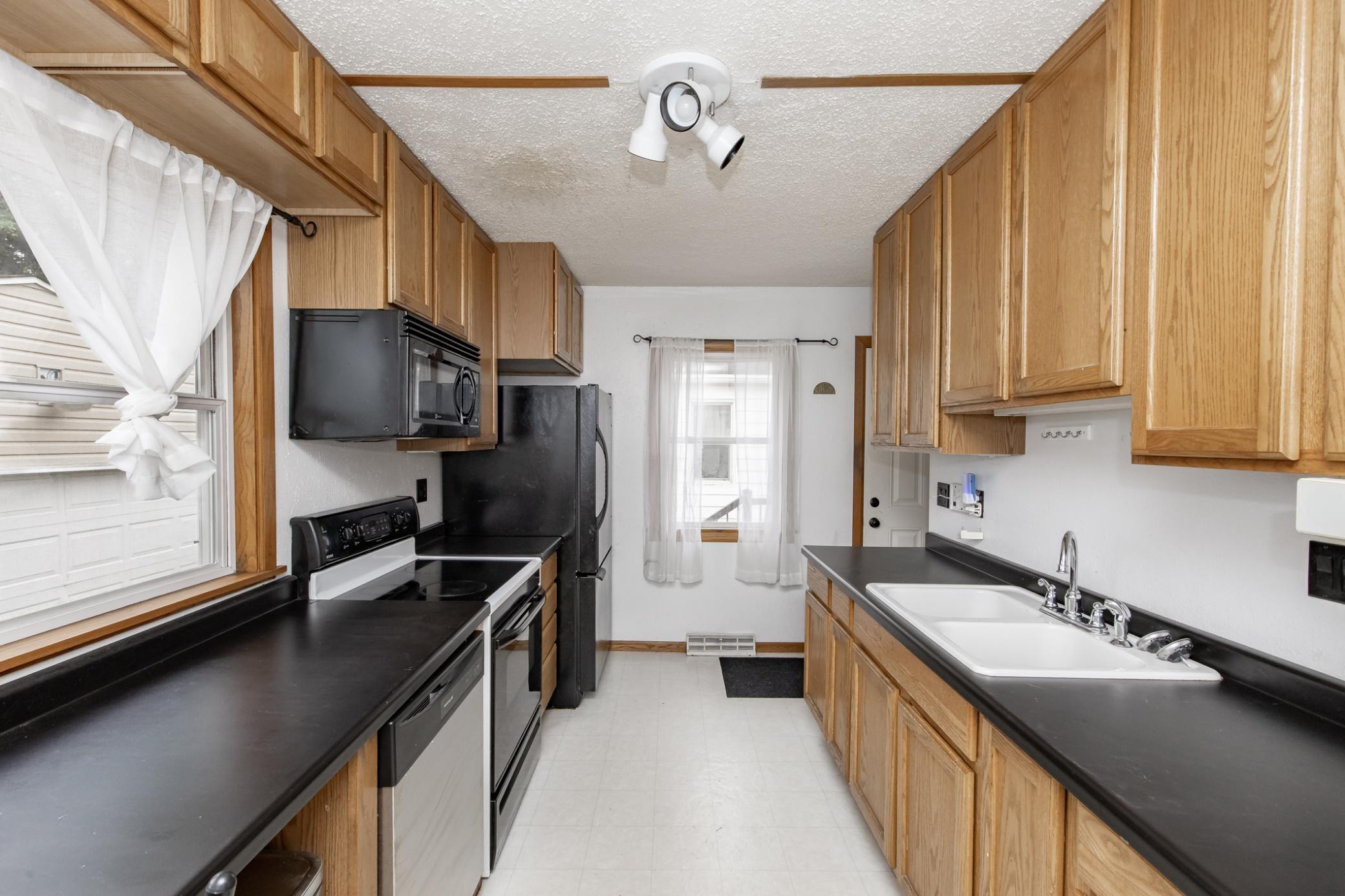 1542 13 1/2 Street S, Fargo ND 58103 - Photo 8 of 47