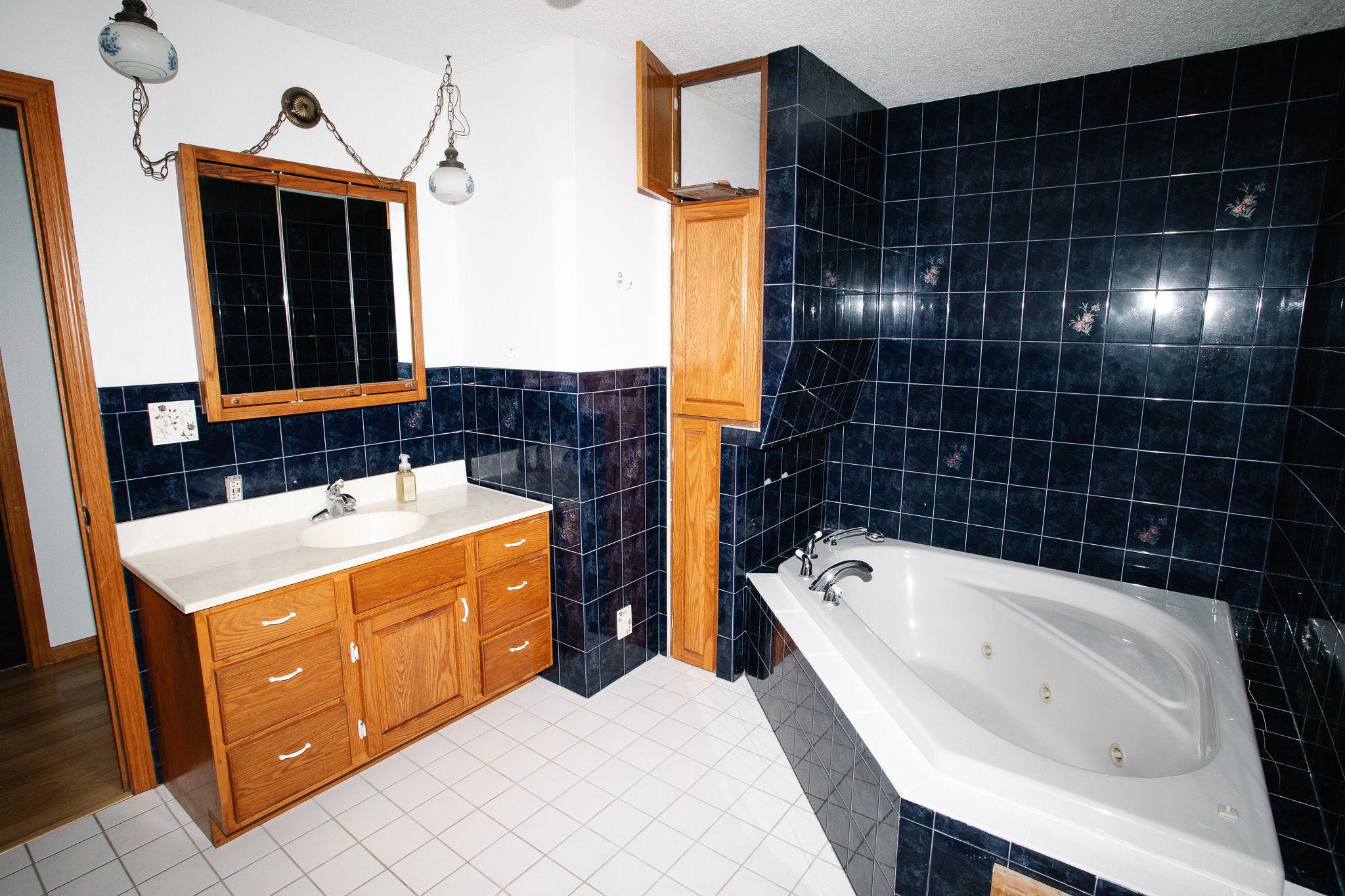 1933 single family home for sale at 11268 Cohen Loop NW in Bemidji, MN — 3 bed, 2 bath (photo 13 of 40)