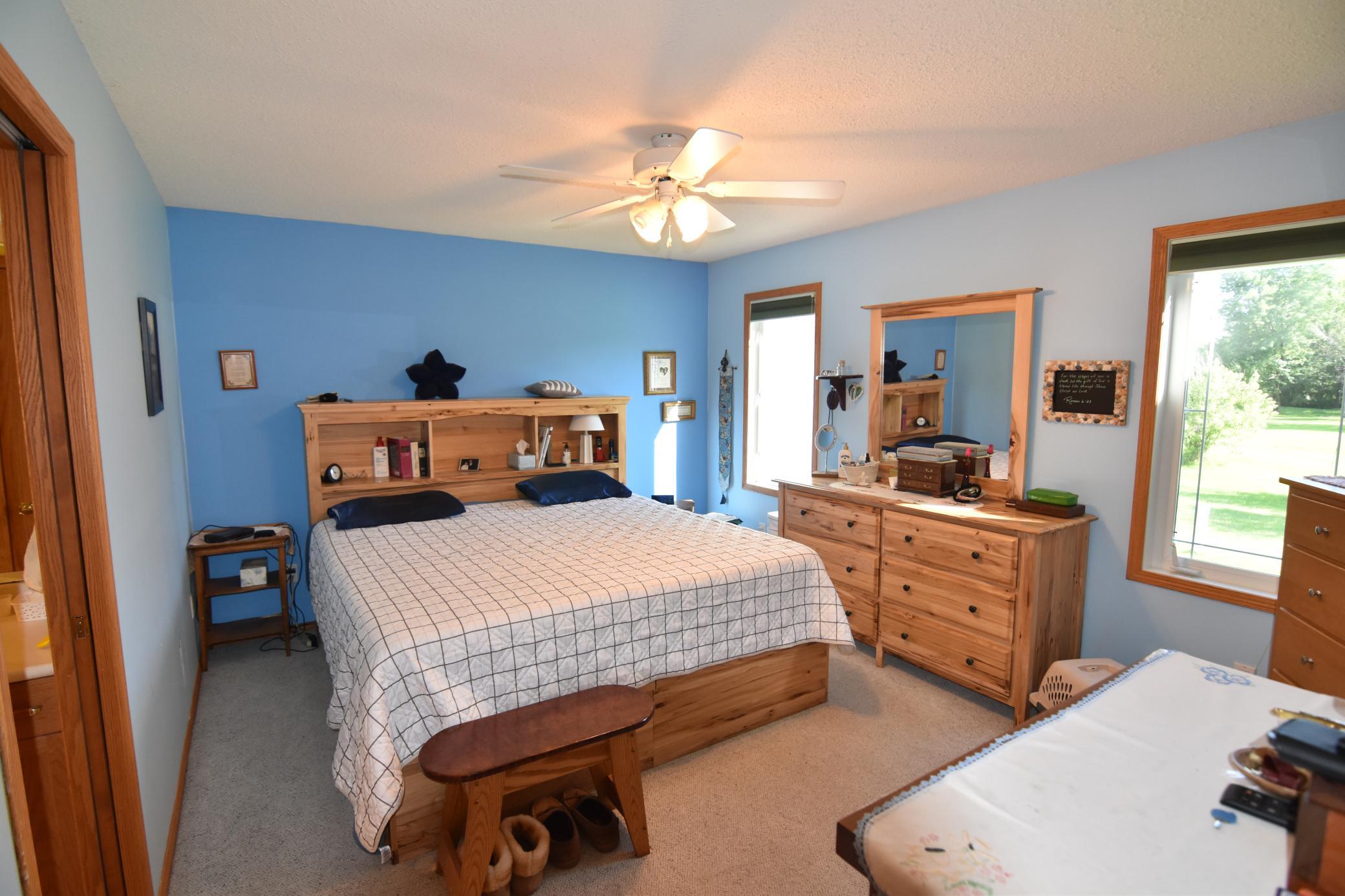 1999 single family home for sale at 220 4th Avenue SW in Baudette, MN — 3 bed, 2 bath (photo 19 of 34)