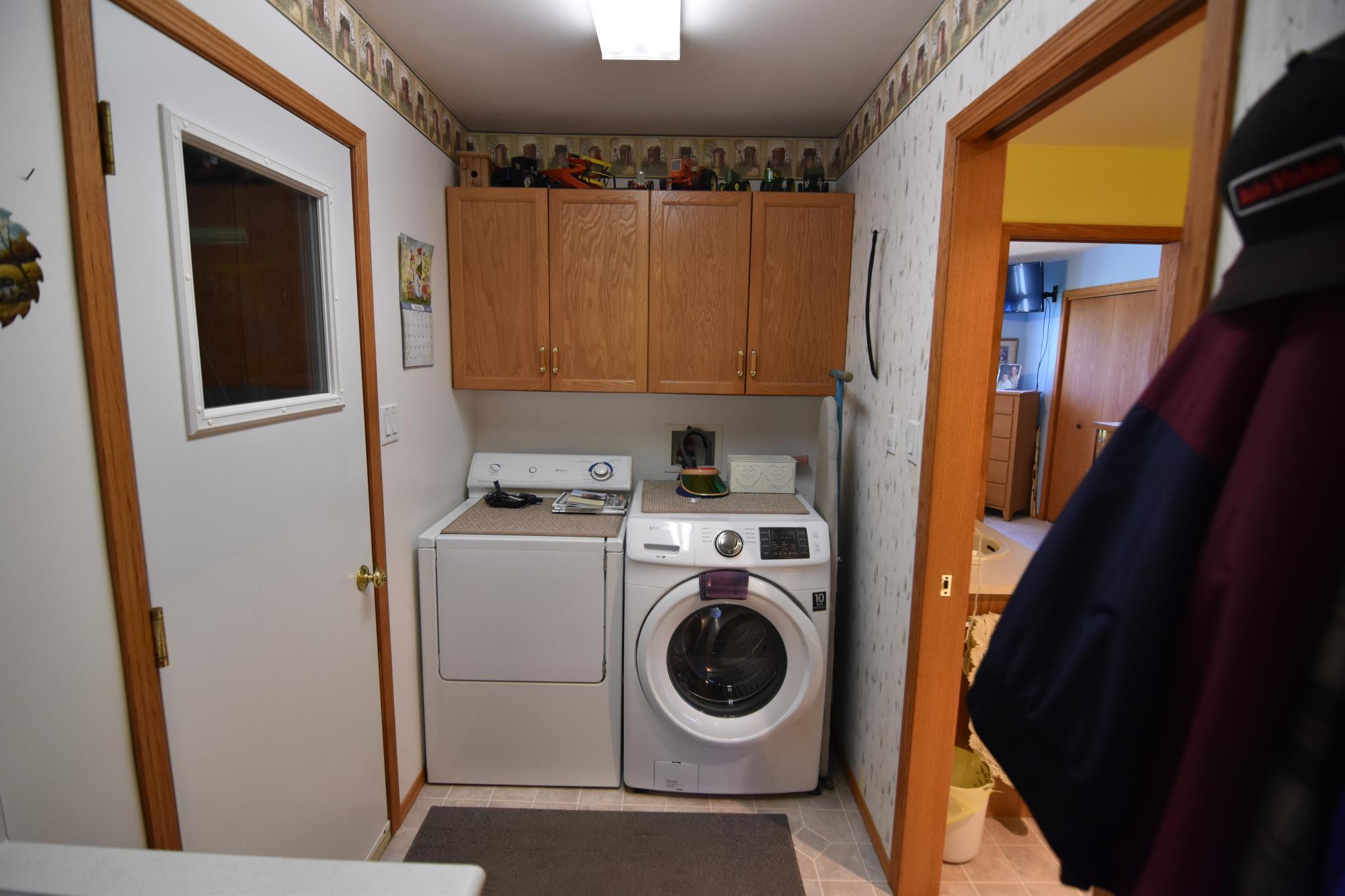 1999 single family home for sale at 220 4th Avenue SW in Baudette, MN — 3 bed, 2 bath (photo 24 of 34)