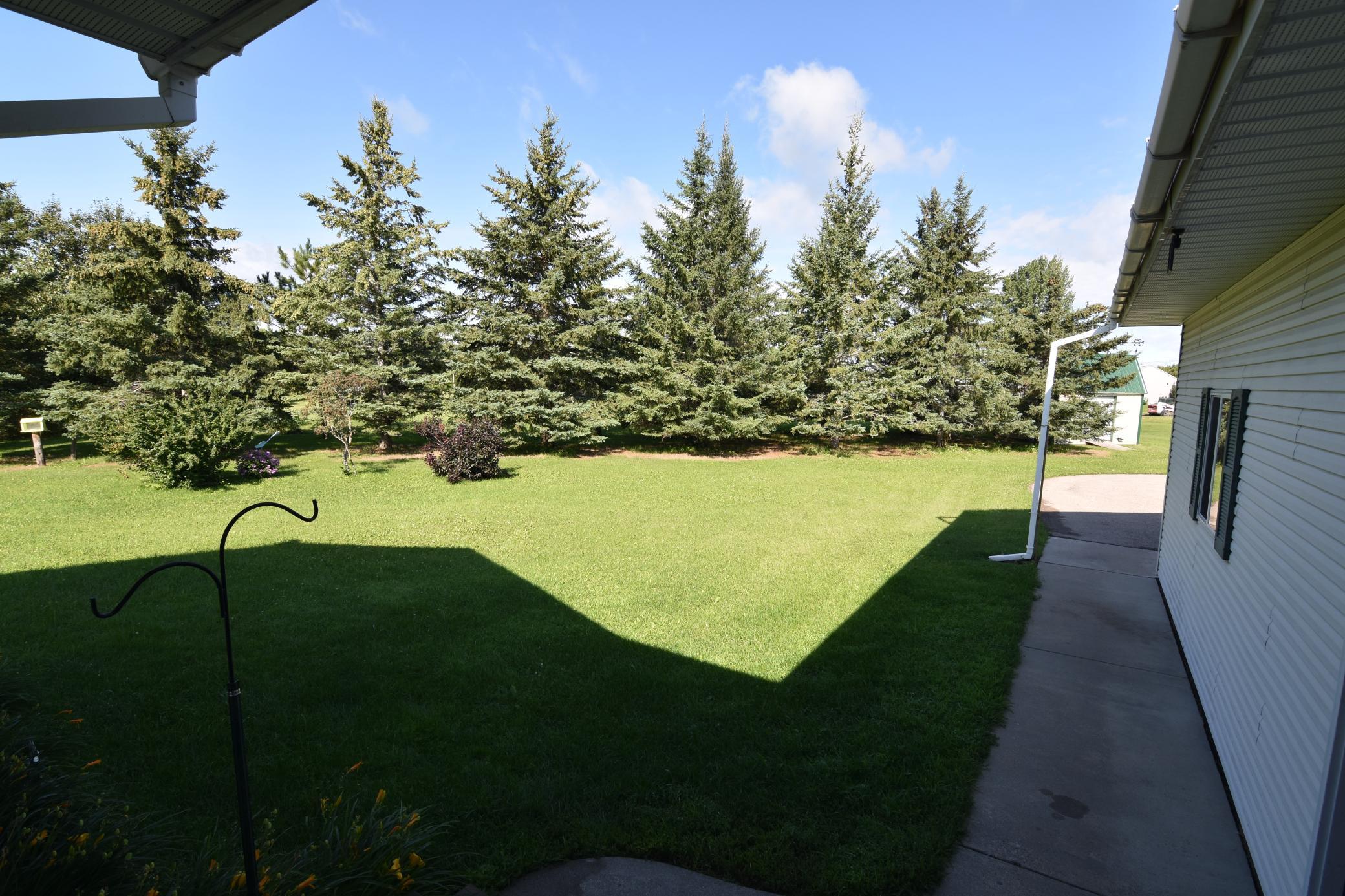 1999 single family home for sale at 220 4th Avenue SW in Baudette, MN — 3 bed, 2 bath (photo 27 of 34)