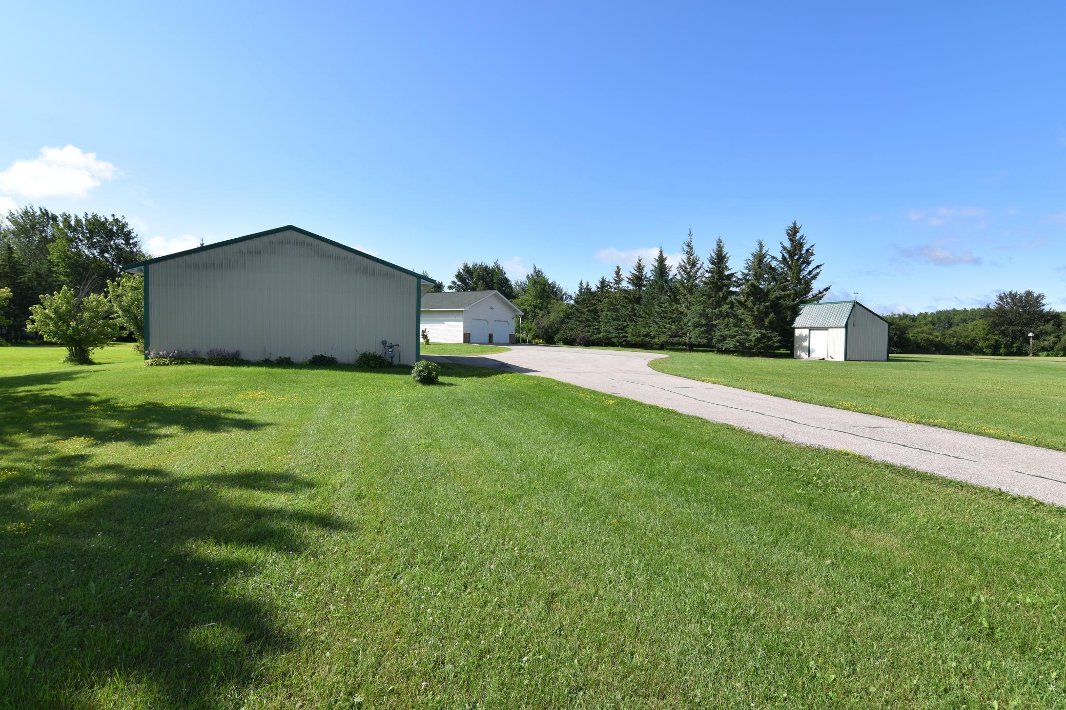 1999 single family home for sale at 220 4th Avenue SW in Baudette, MN — 3 bed, 2 bath (photo 7 of 34)