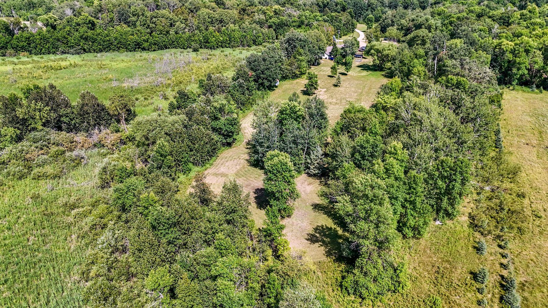 2004 single family home for sale at 19400 Woodland Circle in Detroit Lakes, MN — 3 bed, 2 bath (photo 15 of 25)