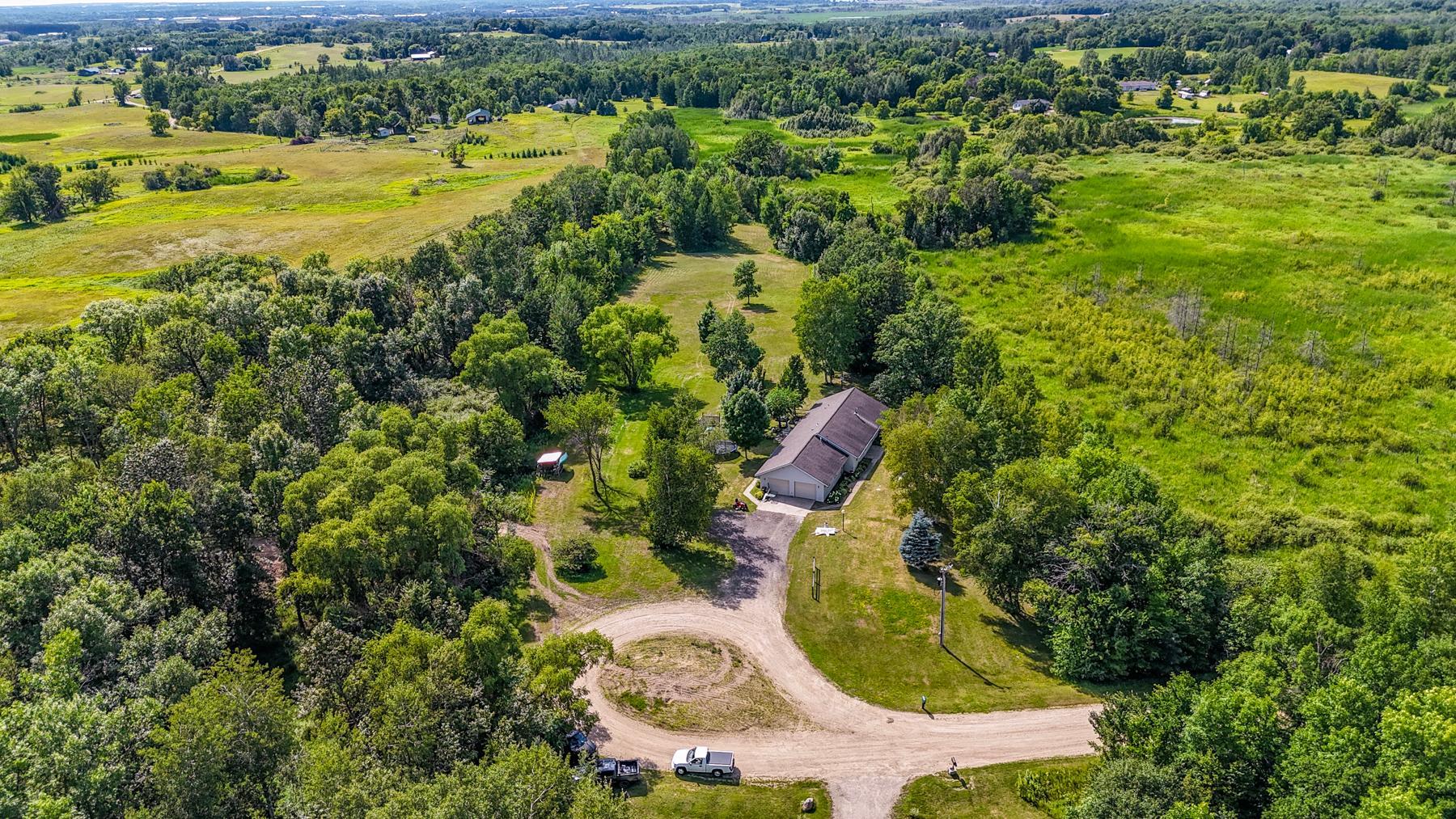 2004 single family home for sale at 19400 Woodland Circle in Detroit Lakes, MN — 3 bed, 2 bath (photo 25 of 25)