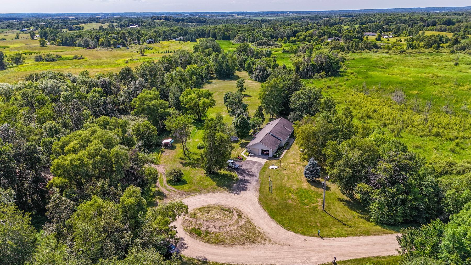 2004 single family home for sale at 19400 Woodland Circle in Detroit Lakes, MN — 3 bed, 2 bath (photo 10 of 25)