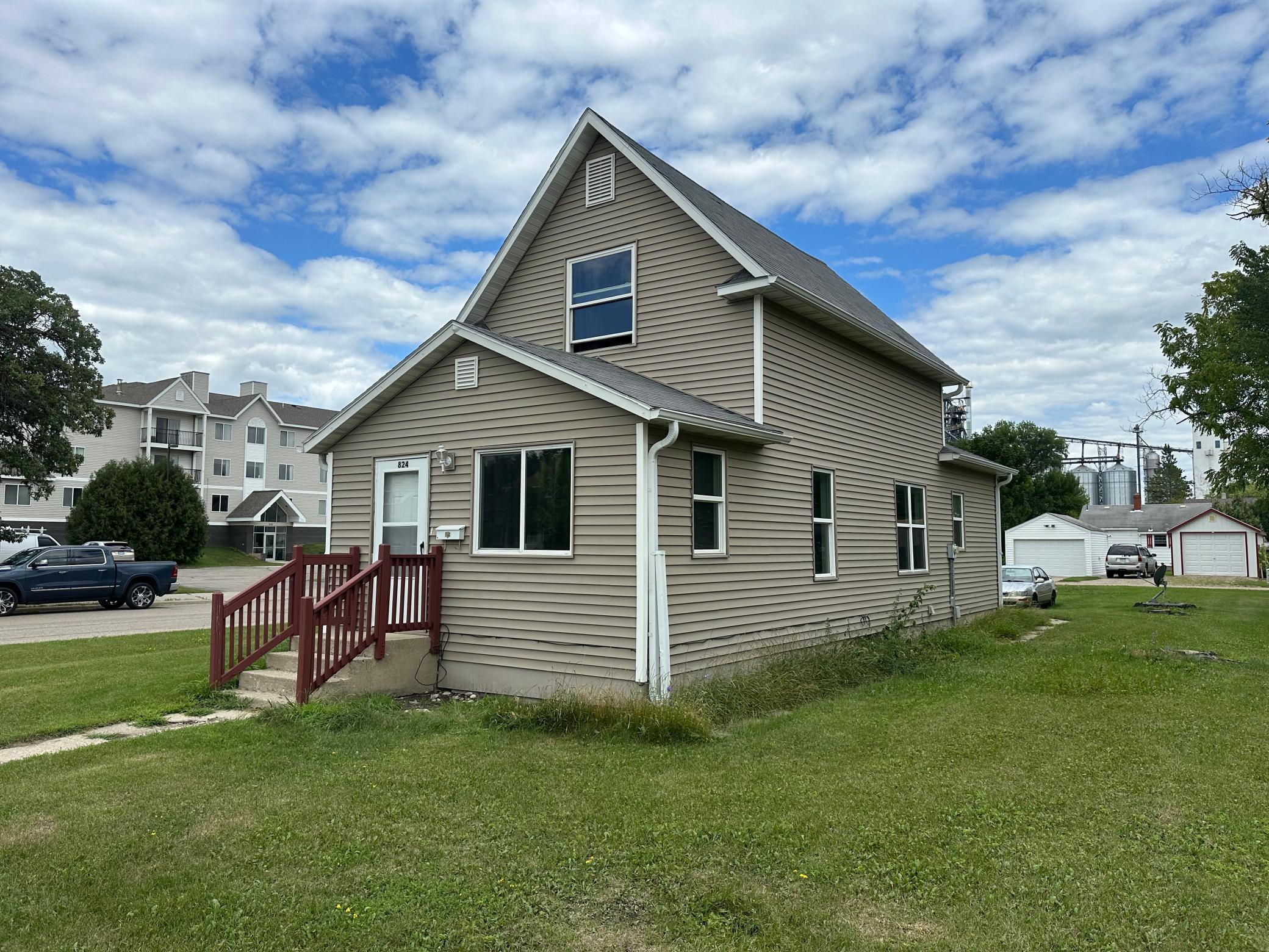 1917 single family home for sale at 824 Labree Avenue N in Thief River Falls, MN — 2 bed, 1 bath (photo 2 of 11)