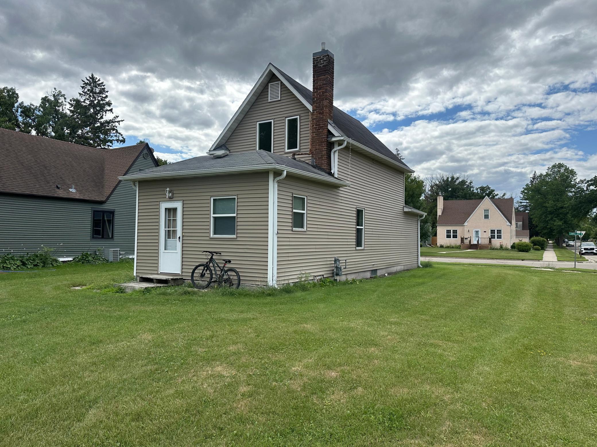 1917 single family home for sale at 824 Labree Avenue N in Thief River Falls, MN — 2 bed, 1 bath (photo 4 of 11)