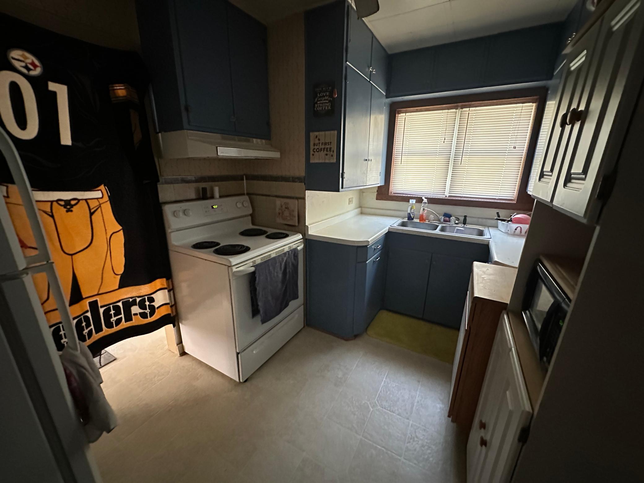 1934 triplex for sale at 510 Arnold Avenue N in Thief River Falls, MN — 4 bed, 3 bath (photo 12 of 14)