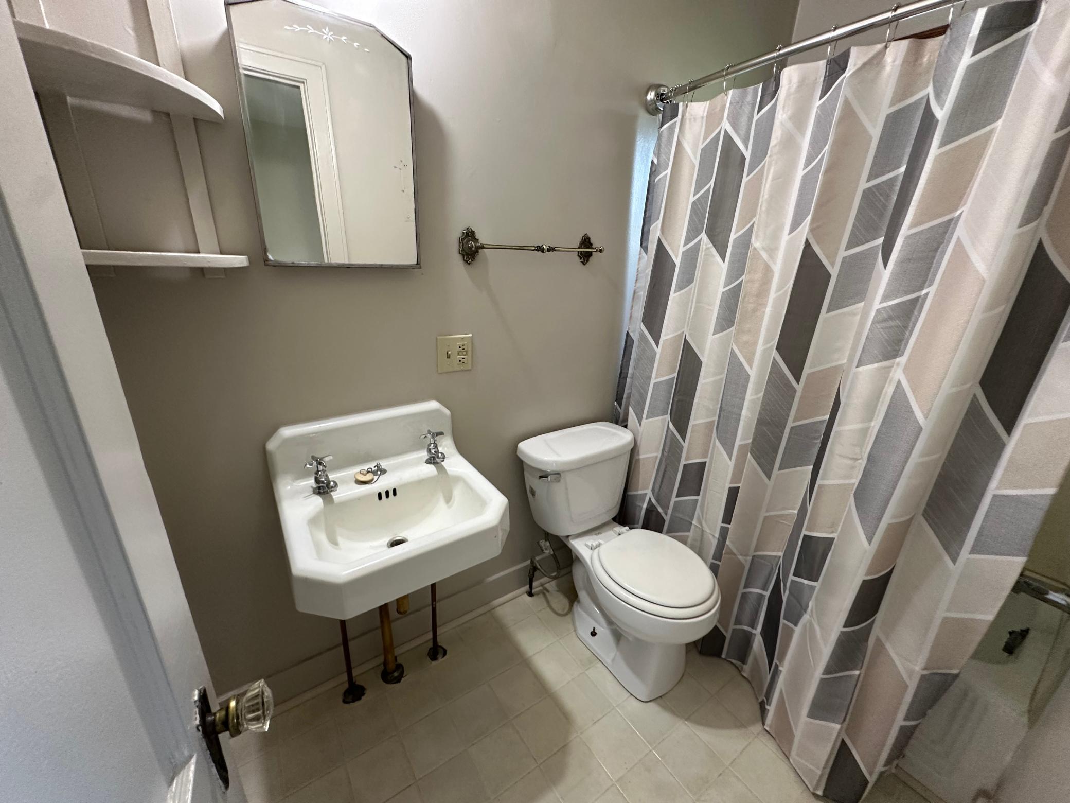 1934 triplex for sale at 510 Arnold Avenue N in Thief River Falls, MN — 4 bed, 3 bath (photo 4 of 14)