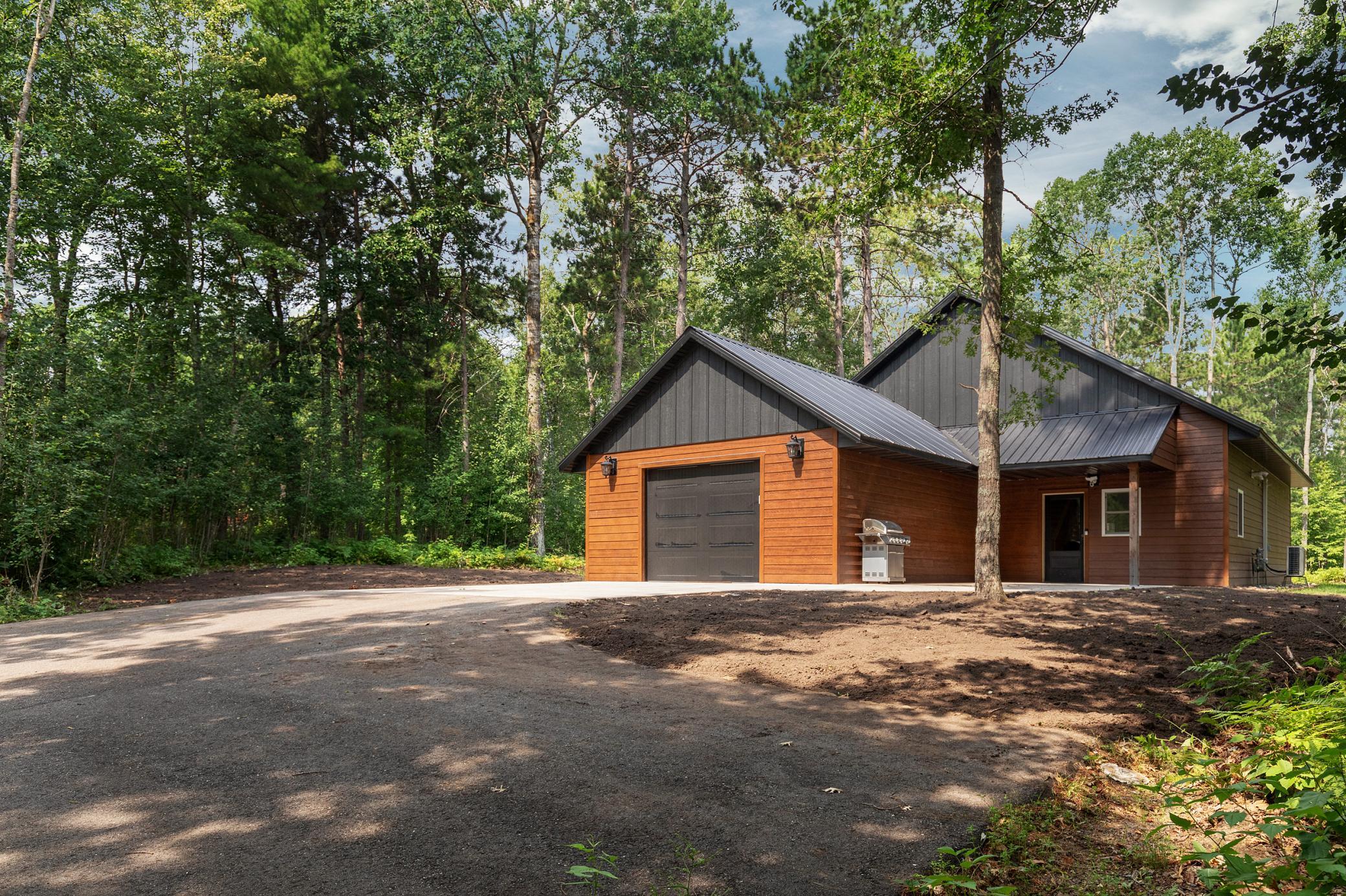 2021 single family home for sale at 9598 Ossawinnamakee Road in Pequot Lakes, MN — 3 bed, 1 bath (photo 2 of 31)