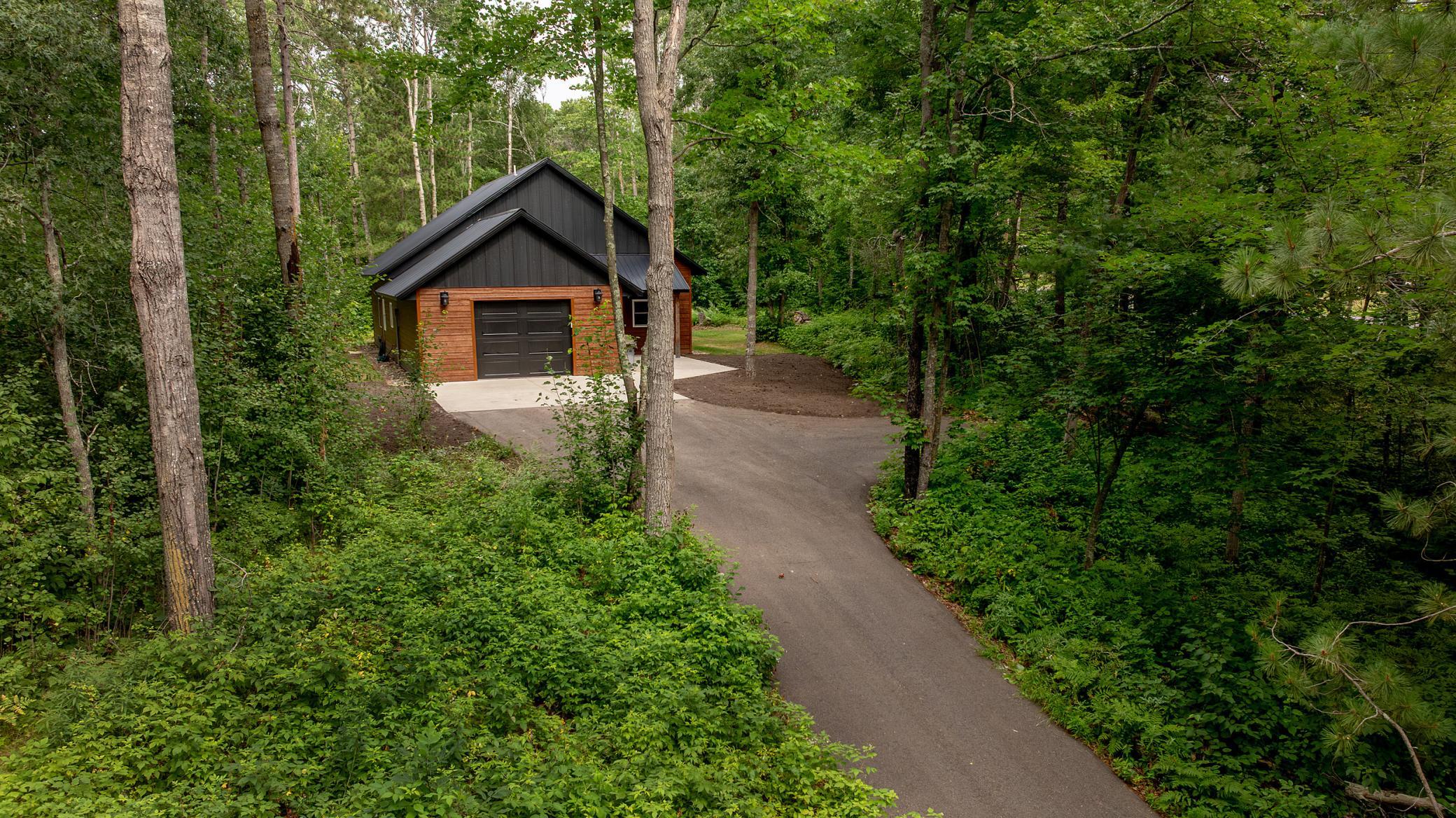 2021 single family home for sale at 9598 Ossawinnamakee Road in Pequot Lakes, MN — 3 bed, 1 bath (photo 3 of 31)