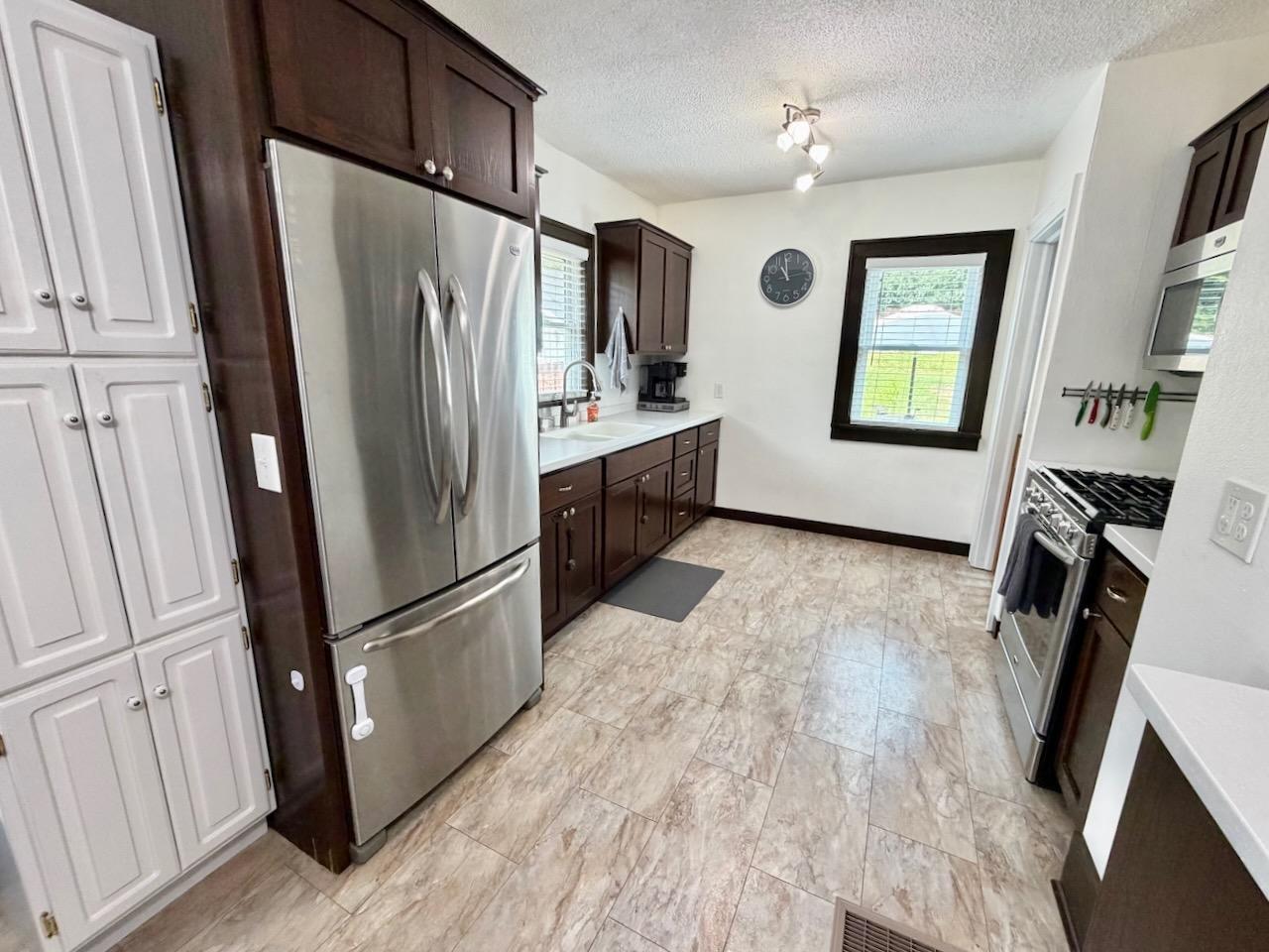 719 N Broadway, Fergus Falls MN 56537 - Photo 11 of 33