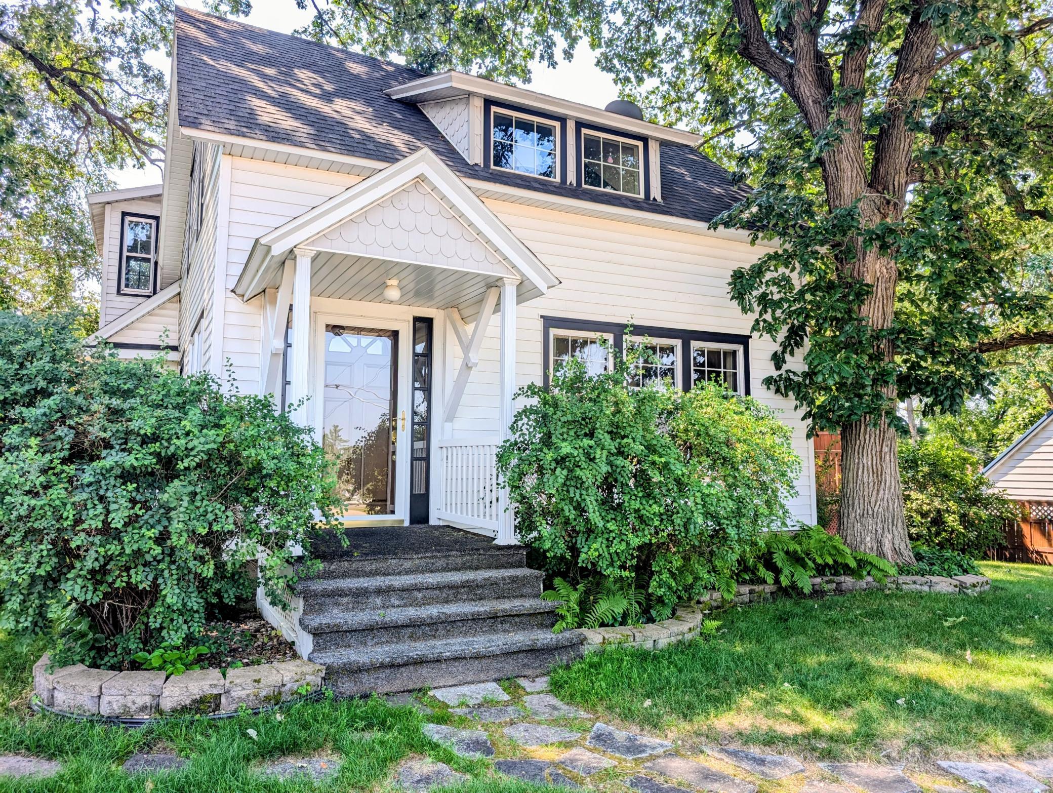1901 single family home for sale at 525 2nd Avenue SE in Long Prairie, MN — 4 bed, 3 bath (photo 11 of 78)