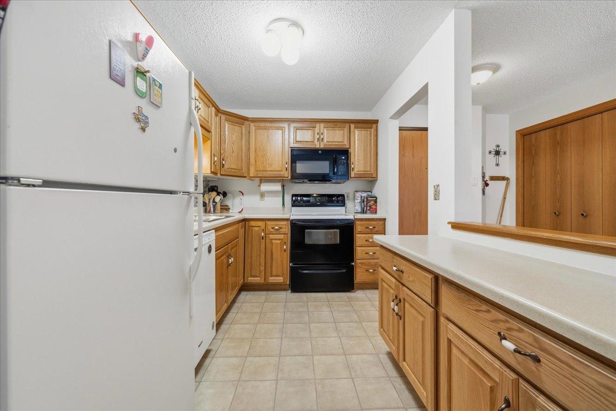 912 Hawthorne Street, Unit 104, Alexandria MN 56308 - Photo 13 of 43