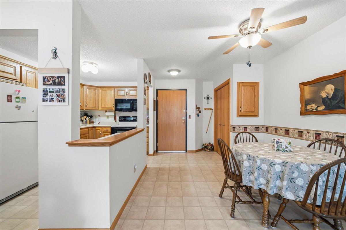 912 Hawthorne Street, Unit 104, Alexandria MN 56308 - Photo 16 of 43
