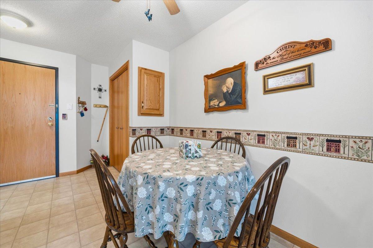 912 Hawthorne Street, Unit 104, Alexandria MN 56308 - Photo 17 of 43
