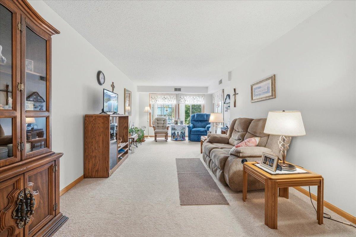 912 Hawthorne Street, Unit 104, Alexandria MN 56308 - Photo 19 of 43
