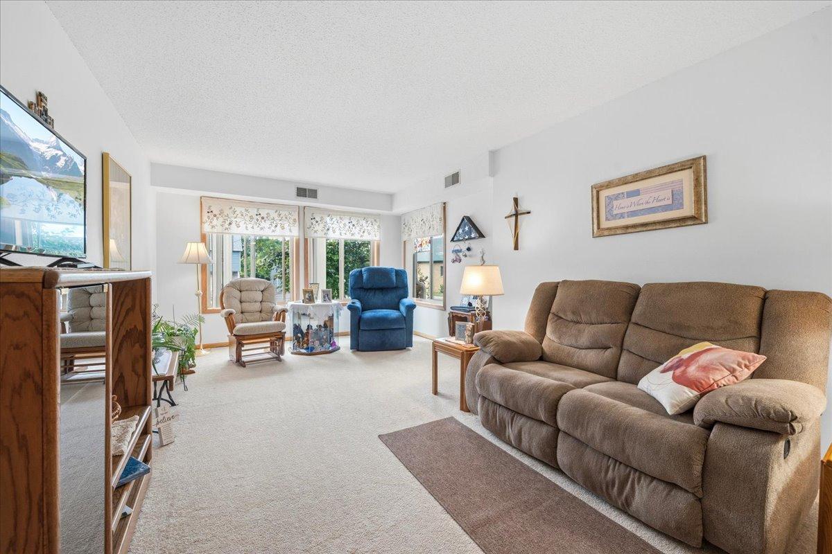 912 Hawthorne Street, Unit 104, Alexandria MN 56308 - Photo 20 of 43