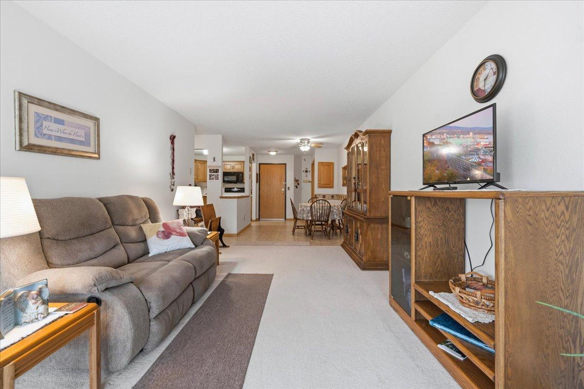 912 Hawthorne Street, Unit 104, Alexandria MN 56308 - Photo 21 of 43