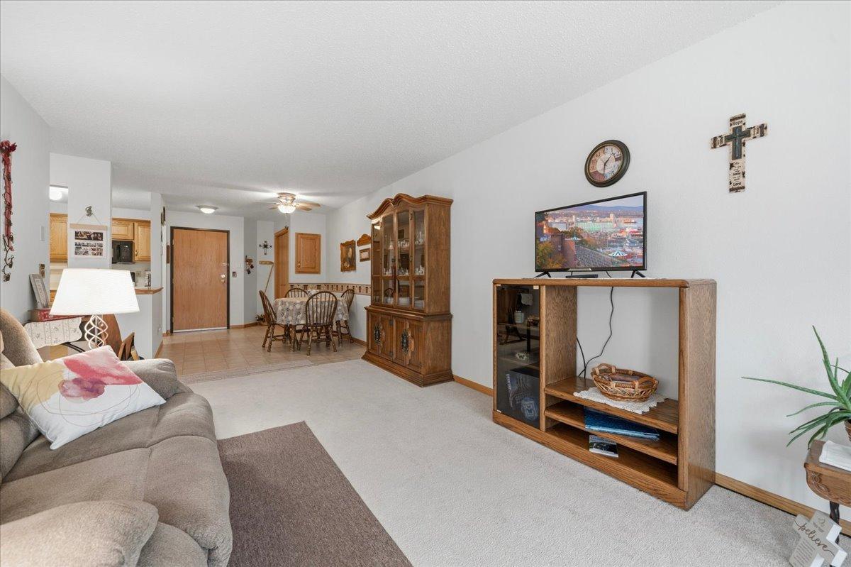 912 Hawthorne Street, Unit 104, Alexandria MN 56308 - Photo 22 of 43