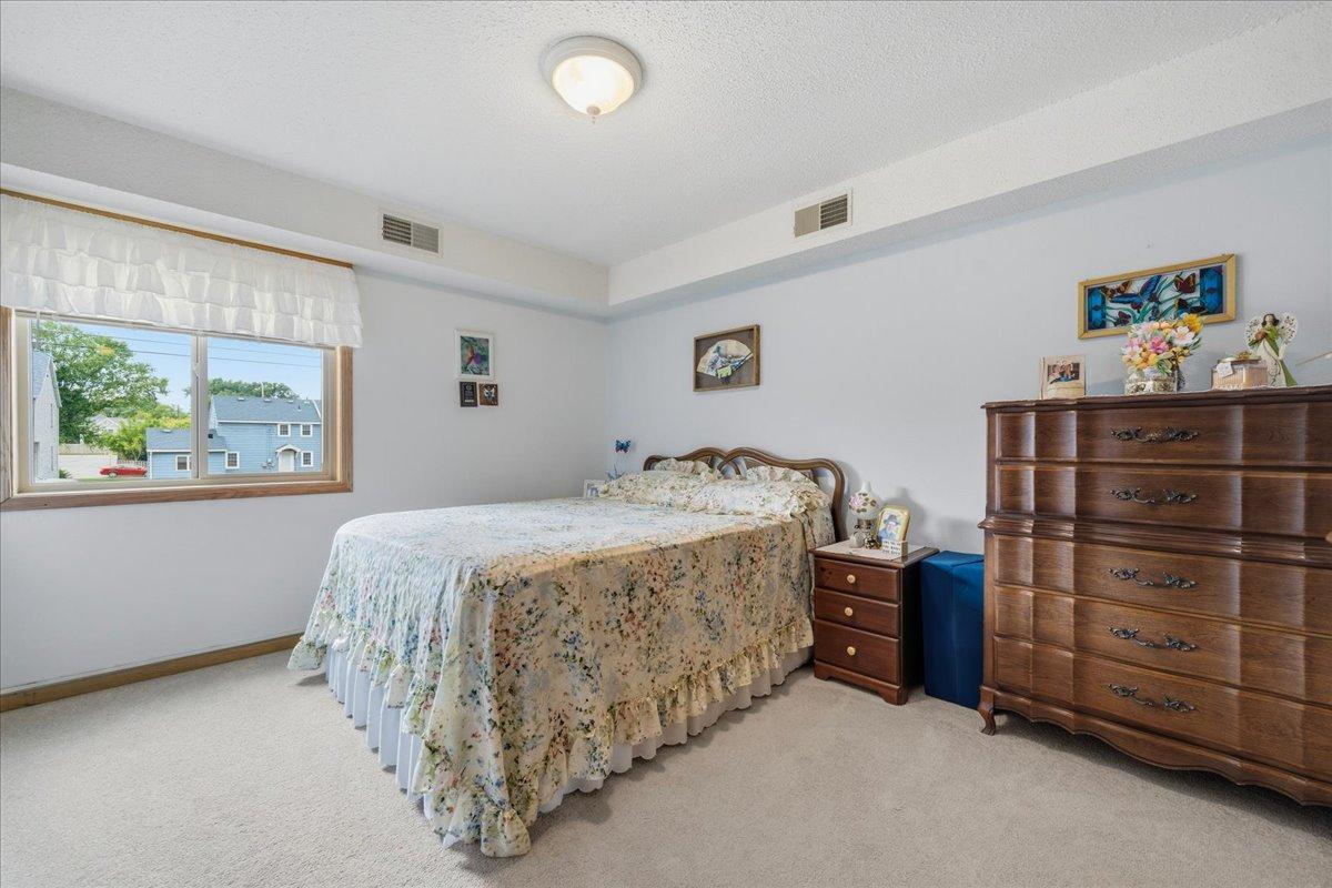 912 Hawthorne Street, Unit 104, Alexandria MN 56308 - Photo 26 of 43