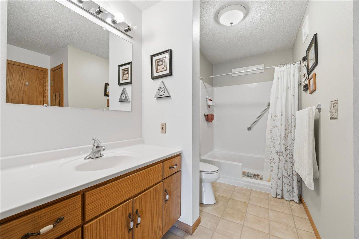912 Hawthorne Street, Unit 104, Alexandria MN 56308 - Photo 29 of 43