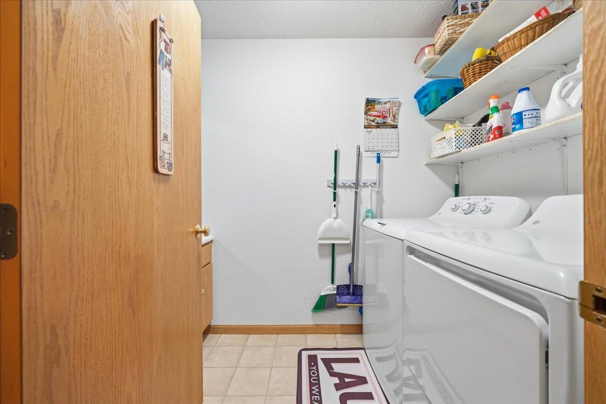 912 Hawthorne Street, Unit 104, Alexandria MN 56308 - Photo 33 of 43