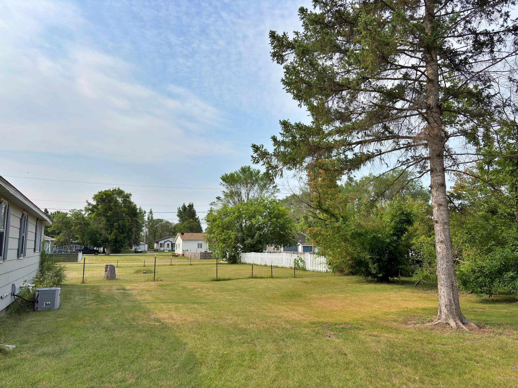 1930 single family home for sale at 614 2nd Street W in Park Rapids, MN — 3 bed, 1 bath (photo 2 of 23)
